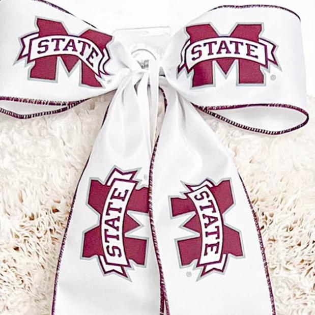 Mississippi State Bulldogs Collegiate Bow on a White Coffee Filter Wreath Close Up